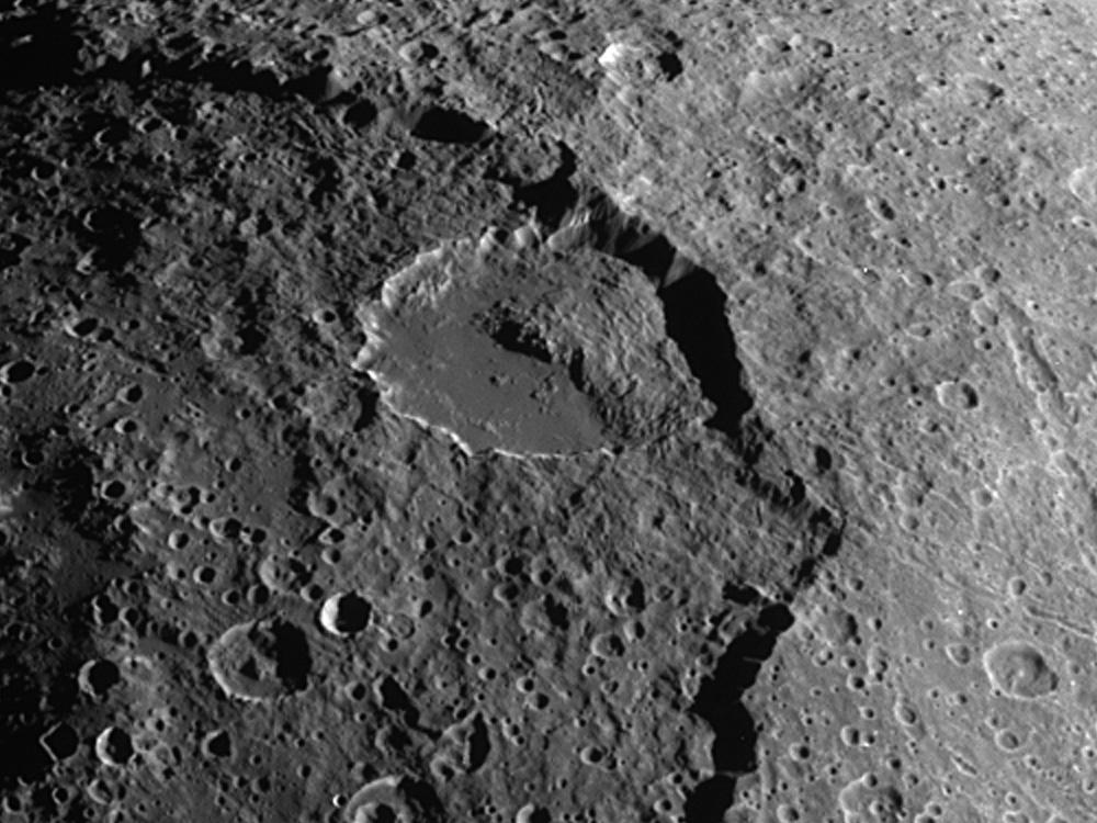 50-Mile Landslides Spotted on Saturn's Icy Moon